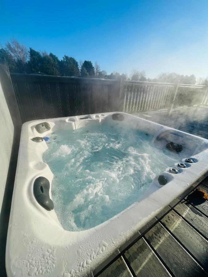 Loki'S Retreat Lodge With Hot Tub York Esterno foto